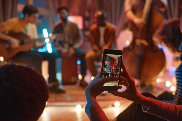 Welche High-Tech-Stoffe bieten die beste Performance für Sportbekleidung?